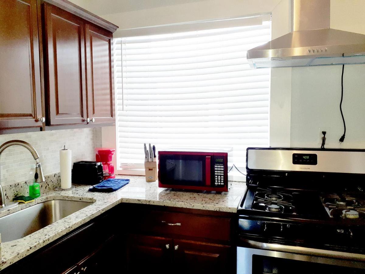 Modern Westshore Apartment Тампа Экстерьер фото