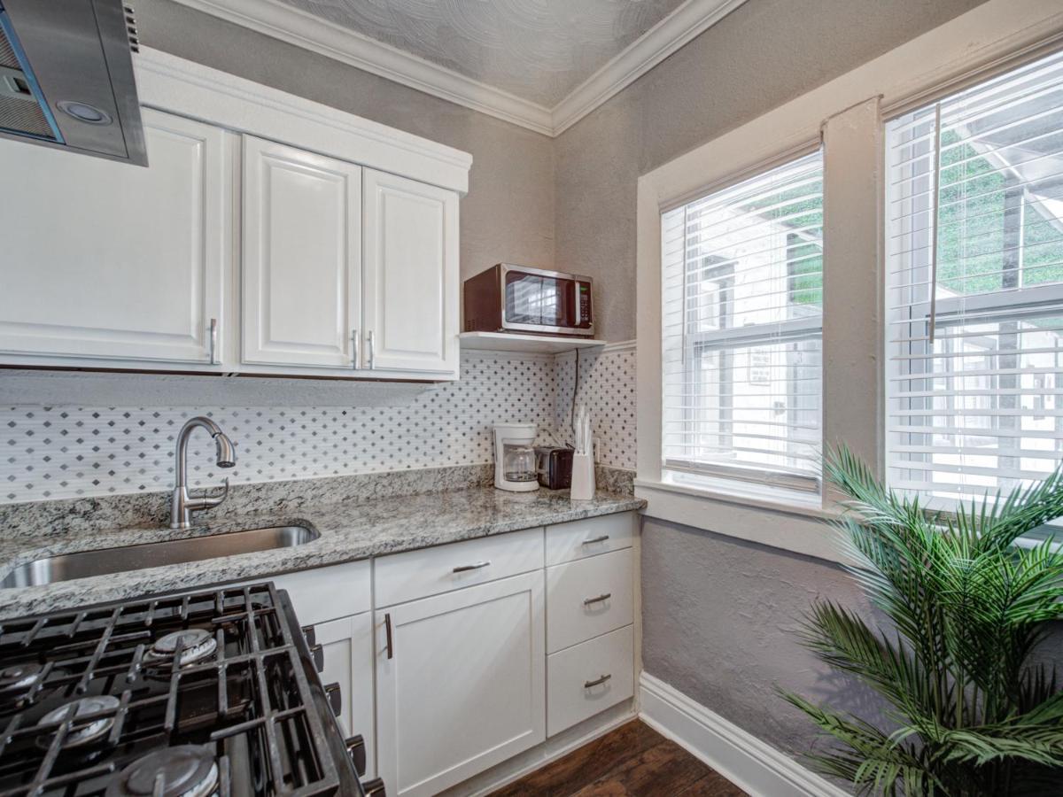 Modern Westshore Apartment Тампа Экстерьер фото