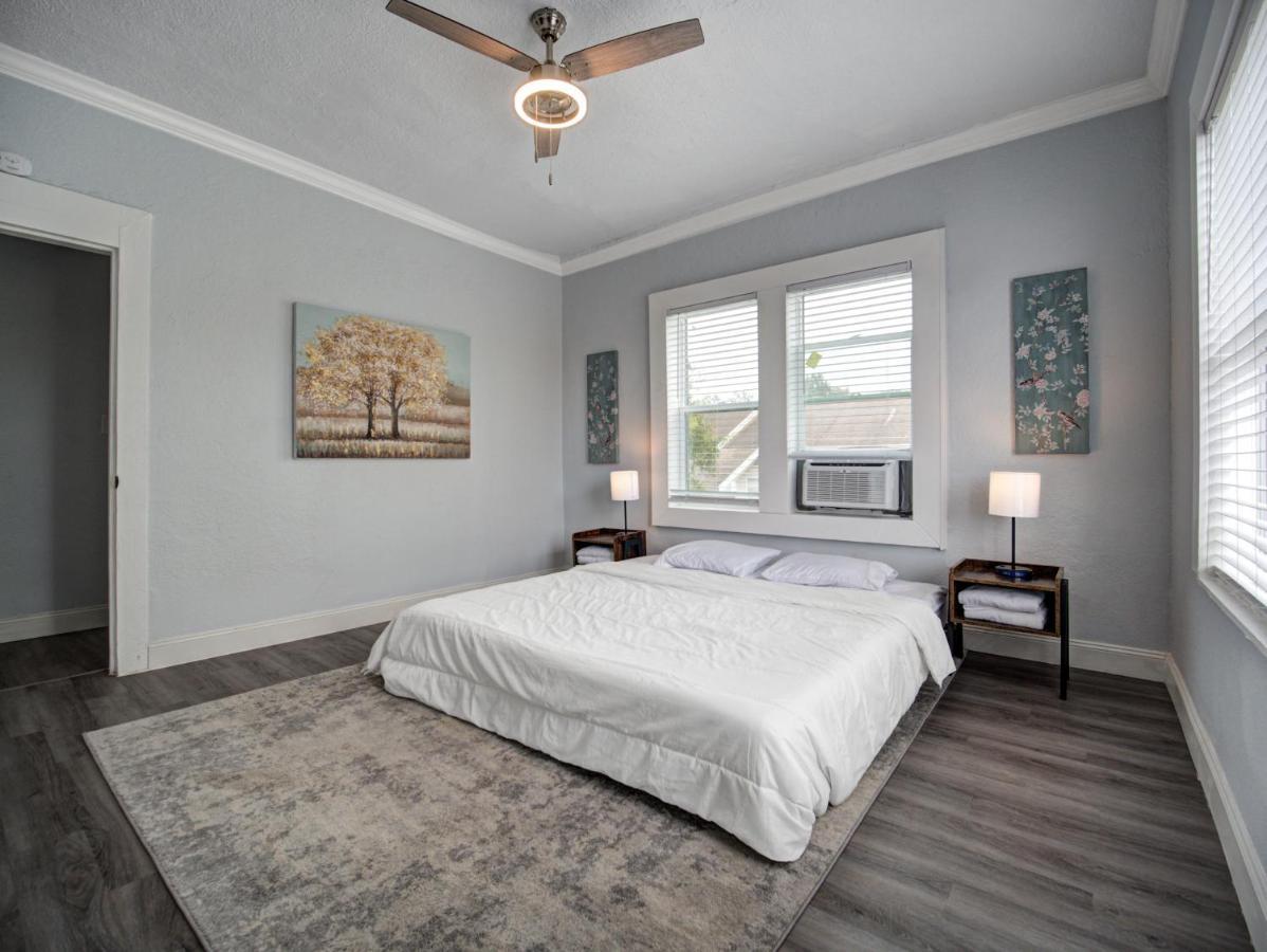 Modern Westshore Apartment Тампа Экстерьер фото
