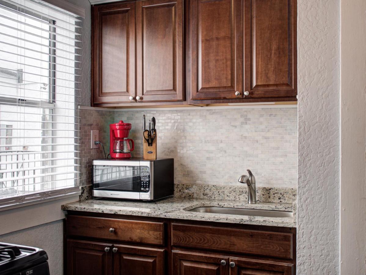 Modern Westshore Apartment Тампа Экстерьер фото