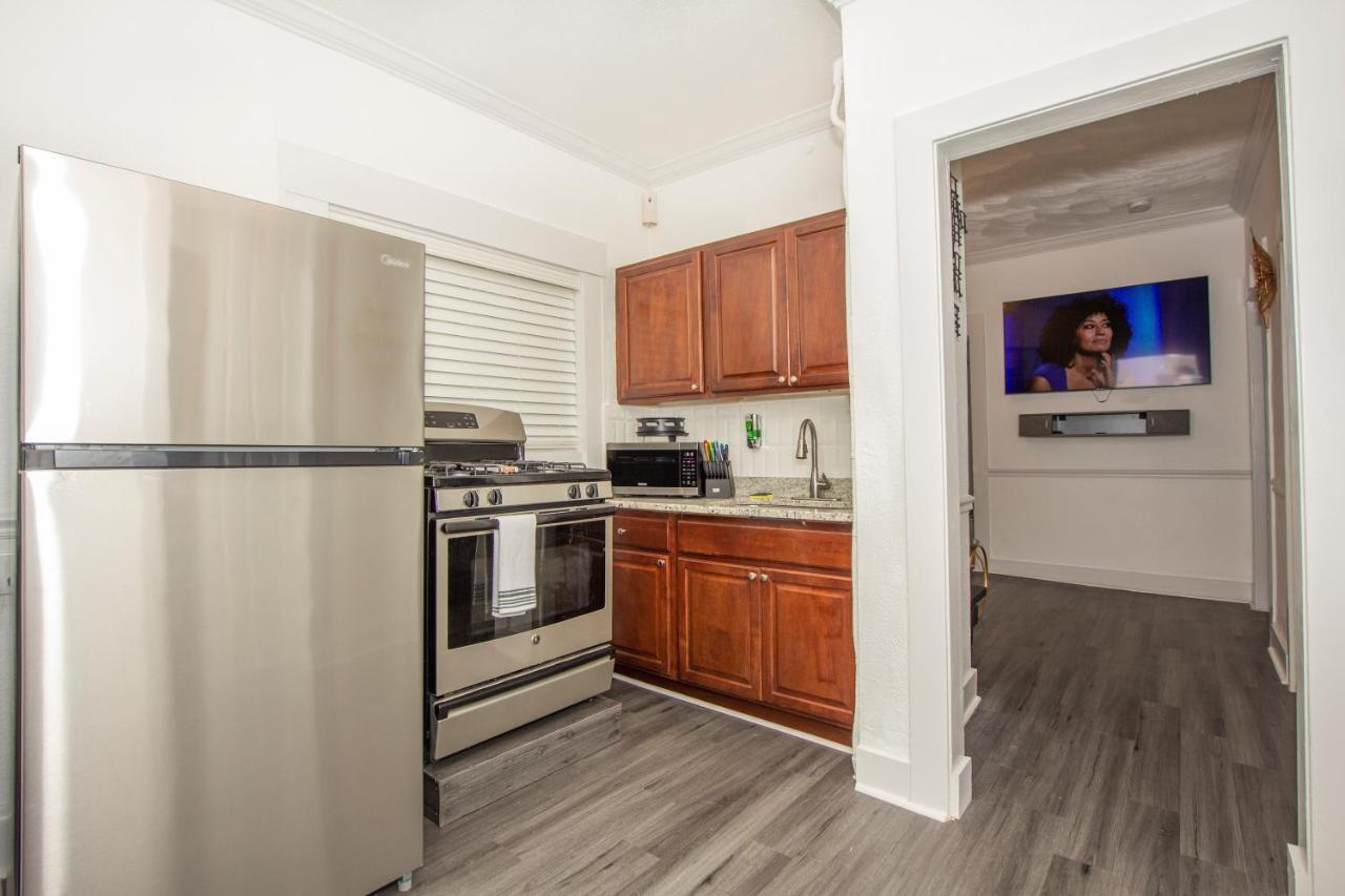 Modern Westshore Apartment Тампа Экстерьер фото
