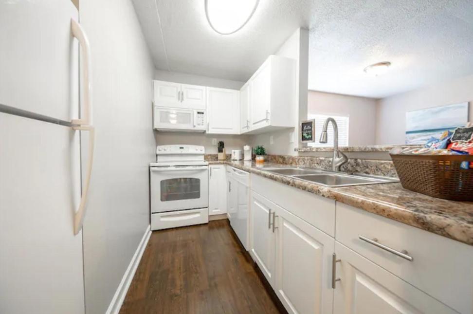 Modern Westshore Apartment Тампа Экстерьер фото